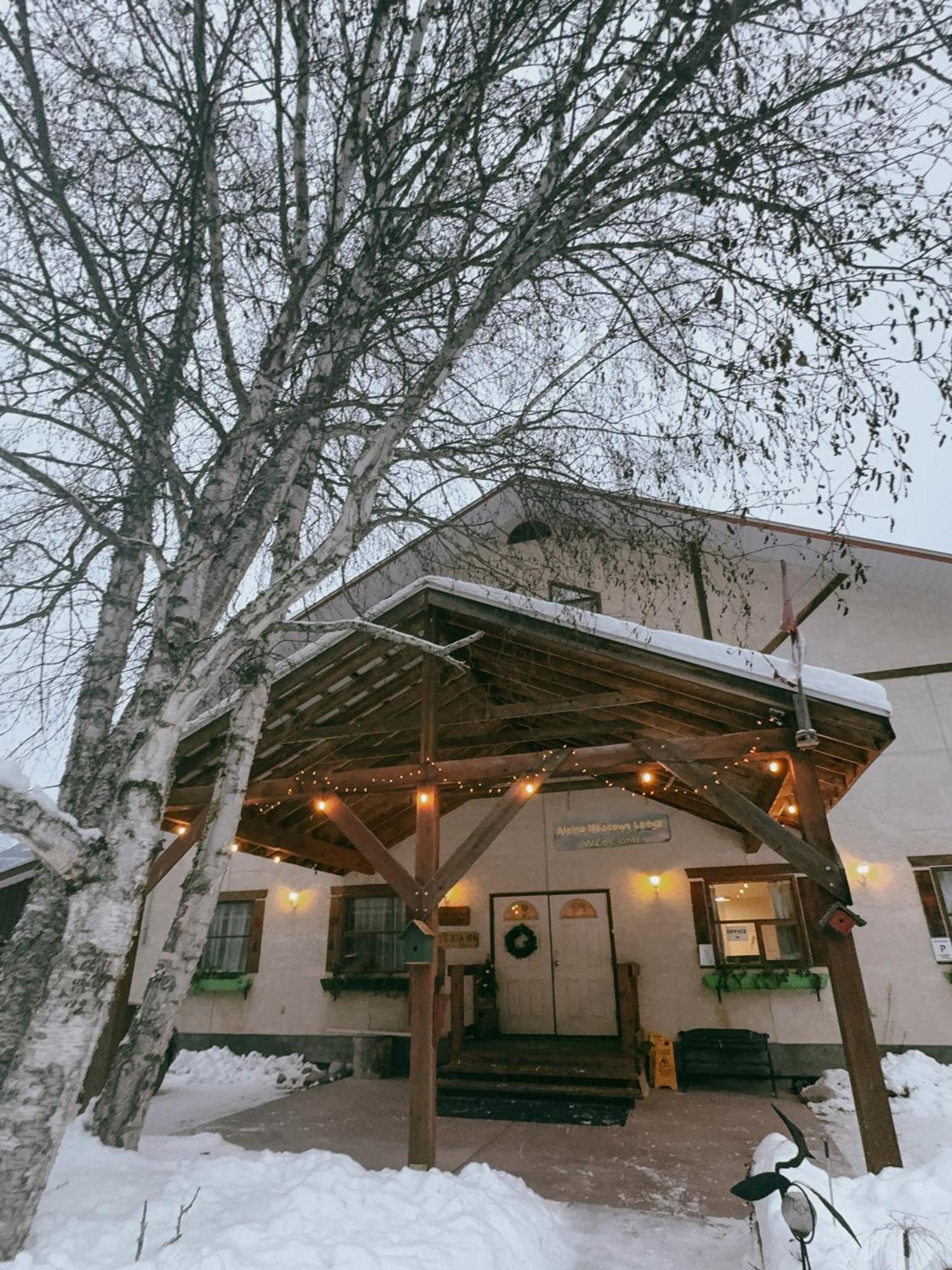 Alpine Meadows Lodge Golden Exterior photo