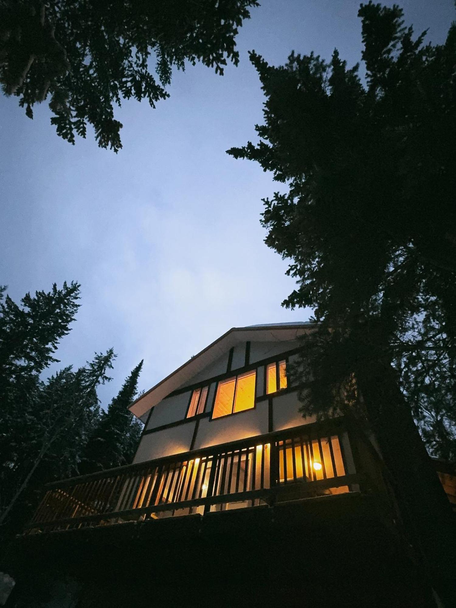 Alpine Meadows Lodge Golden Exterior photo